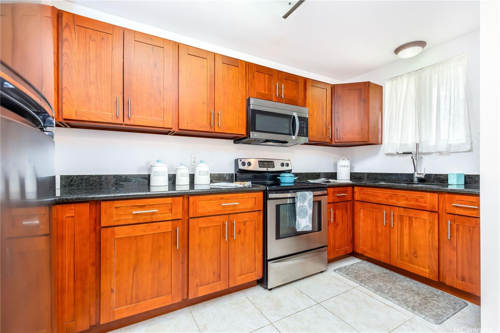 Condo — Makiki
