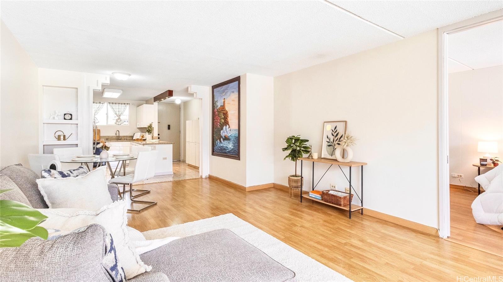 1717 Ala Wai Blvd #909 — Waikiki